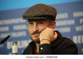 No programa A Música no Cinema, você vai conhecer mais sobre a trajetória de Aronofsky e curtir das trilhas sonoras dos seus filmes.