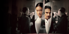 FOME DE SUCESSO filme tailandês de 2022, mostra a personagem Aoy vai trabalhar com o chef de cozinha Paul, mas descobre que seus valores são diferentes de quem quer agradar apenas os ricos.
