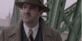 No filme de 2018 CRIME EM BUDAPESTE, a cineasta Eva Gárdos consegue através do romance o escritor húngaro Vilmos Kondor, prestar uma homenagem ao cinema noir americano.