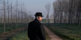 No filme de Sorrentino, o presidente da República, interpretado por Toni Servillo, enfrenta dilemas morais, quando de repente se vê diante de um decreto que institui a eutanásia.