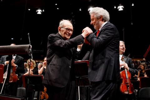 Ennio Morricone e Nicola Piovani são romanos nascidos em épocas distintas, cada qual tem um talento especial que caracteriza suas obras.