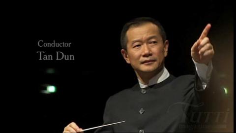 O TIGRE E O DRAGÃO, do cineasta Ange Lee, um filme cuja música acabou premiada, pois ela embalou o balé dos atores em cena. Música composta pelo chinês Tan Dun que arrebatou o Oscar de melhor trilha sonora. O filme conquistou ainda mais três Oscars, além de 95 outros prêmios.