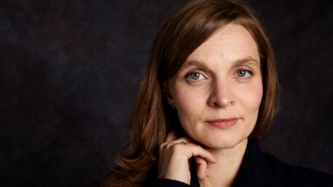 á no ano passado a compositora Hildur Guónadóttir já havia sido indicada para concorrer na categoria de Revelação do Ano, pela sua trilha sonora de SICÁRIO: O DIA DO SOLDADO. Seguramente Hildur deverá retornar à Bélgica no ano que vem para receber o prêmio de melhor trilha sonora do ano pelo seu trabalho para o filme CORINGA.