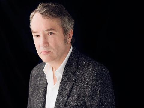 compositor está completando neste dia 18 de novembro, 63 anos atingindo a marca de 100 trilhas compostas. Foi assim que descobri o talentoso e criativo compositor Carter Burwell.