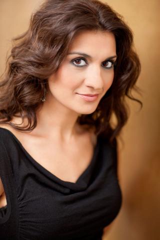 A soprano armênia Isabel Bayrakdarian.