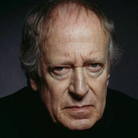 John Barry teve uma carreira de 43 anos dedicados ao cinema, compondo trilhas para 124 filmes e que renderam vários prêmios e dentre eles cinco Oscars.