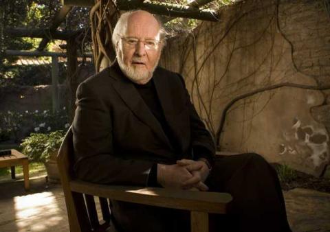 Mais uma vez John Williams esperou sentado por um Oscar que não veio, mesmo tendo concorrido com duas trilhas sonoras, respectivamente para INDIANA JONES E A ÚLTIMA CRUZADA e NASCIDO EM 4 DE JULHO.