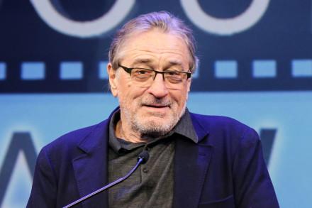 Robert De Niro está aniversariando neste dia 17 de agosto, ele que nasceu no ano de 1943, na cidade de Nova Iorque,EUA. Depois de estudar num colégio de padres, De Niro decidiu que gostaria de interpretar, para isso se esforçou e estudou arte dramática no Conservatório de Stella Adler.