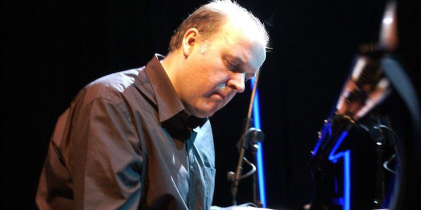 Craig Armstrong continua se dedicando a sua carreira concertista e no dia 25 de maio ele tem uma apresentação prevista na sua cidade natal, Glasgow, Escócia. Clicando no áudio você ouvirá o programa A Música no Cinema em homenagem ao compositor Craig Armstrong.