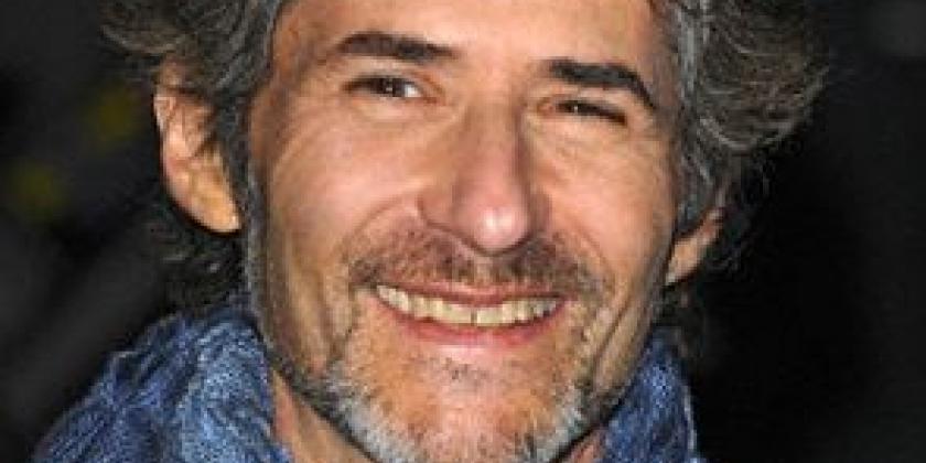 James Horner nasceu no dia 14 de agosto de 1953 em Los Angeles, vindo a falecer em decorrência de um acidente com um helicóptero no dia 22 de junho de 2015.